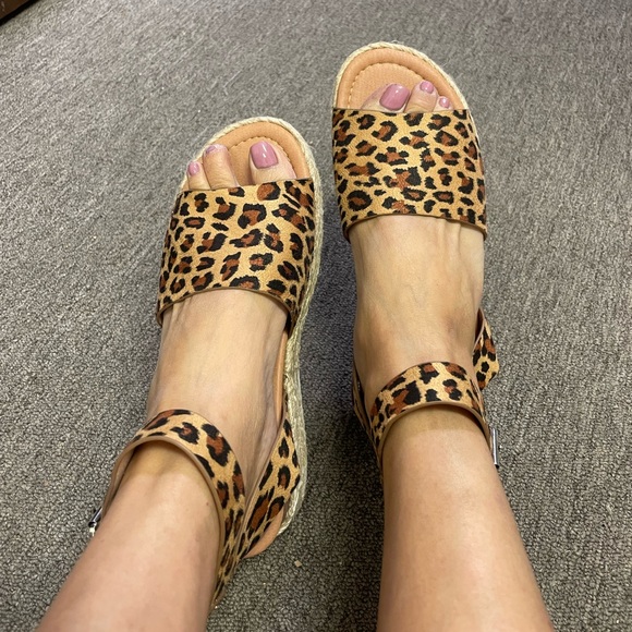 Leopard print Buckle Strap Espadrille sandals - Picture 10 of 11